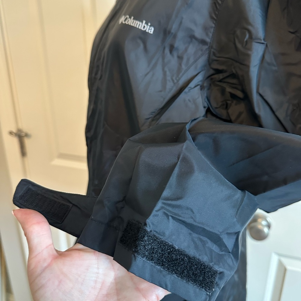 Columbia Women’s Hooded Windbreaker Jacket - Picture 3 of 11